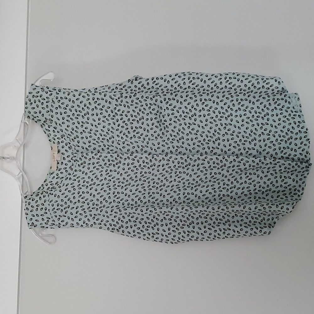 LOFT Sleeveless Mixed Media Top! Size Large